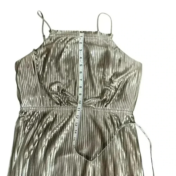 Banana Republic Metallic Pleated High Neck Strap Fit and Flare Dress Size 8 - Picture 14 of 16